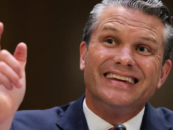 Au milieu de l'horreur, Hegseth s'inspire du fondateur de Fox News, Roger Ailes