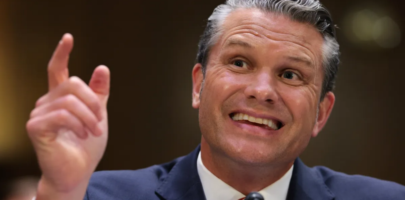 Au milieu de l'horreur, Hegseth s'inspire du fondateur de Fox News, Roger Ailes