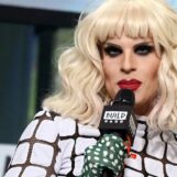 Katya révèle qu'elle reporte sa tournée avec Trixie Mattel en raison de la crise sanitaire actuelle