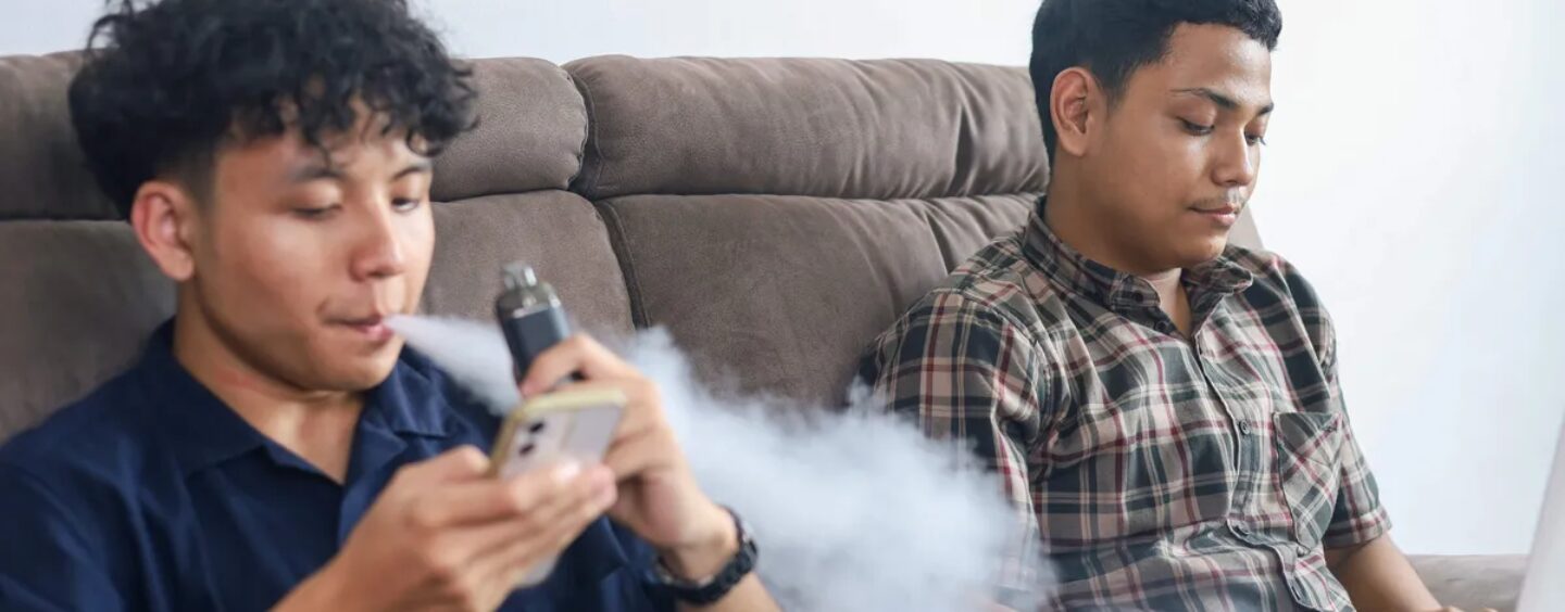 Pour les jeunes LGBTQ+, le vapotage devient un dangereux mécanisme d’adaptation