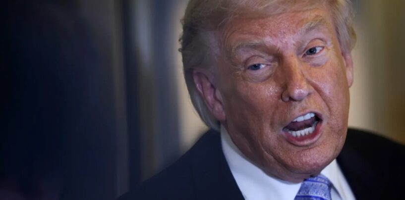 Le président Donald Trump interdit CNN, MS Now et Politico de la Maison Blanche