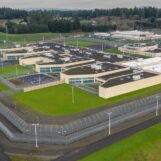 Un tribunal fédéral décide que l'Oregon peut placer les femmes trans dans des prisons pour hommes