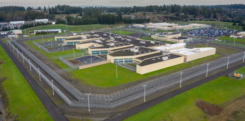 Un tribunal fédéral décide que l'Oregon peut placer les femmes trans dans des prisons pour hommes