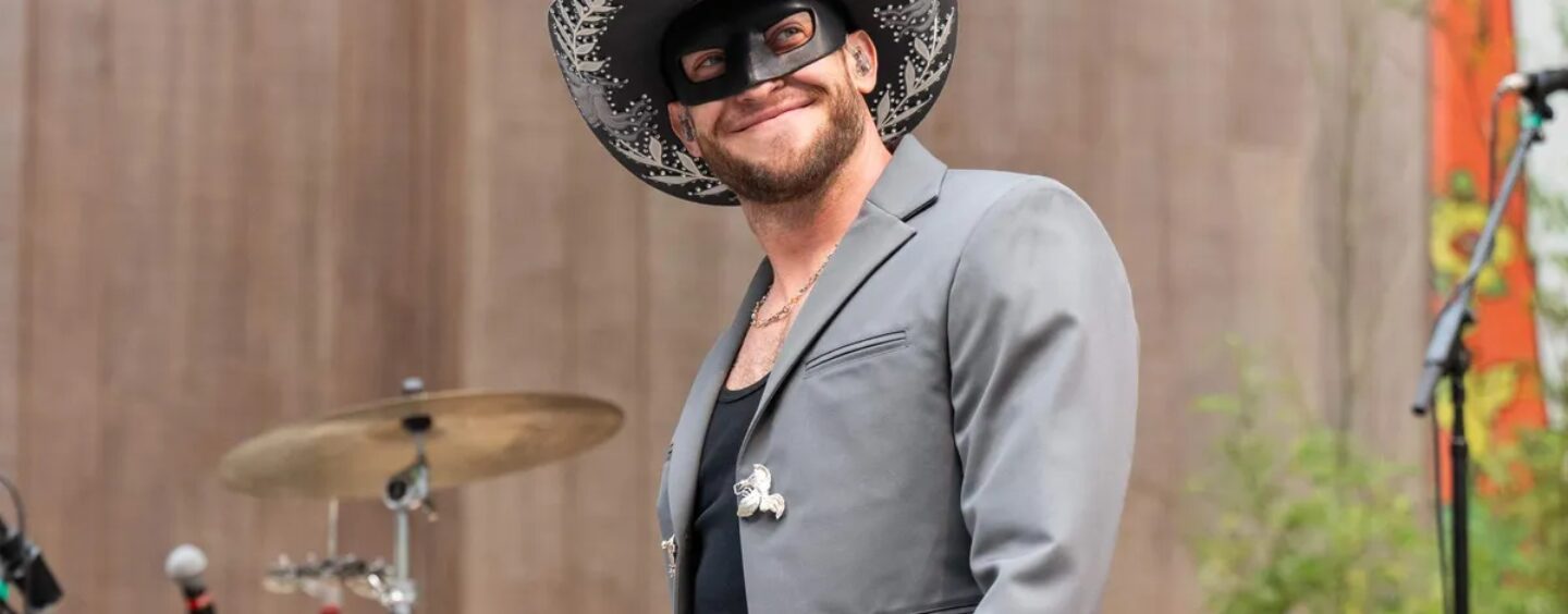 Les nouvelles paroles d'Orville Peck sur la rencontre avec un joueur de la NFL incitent les gays à deviner de qui il s'agit