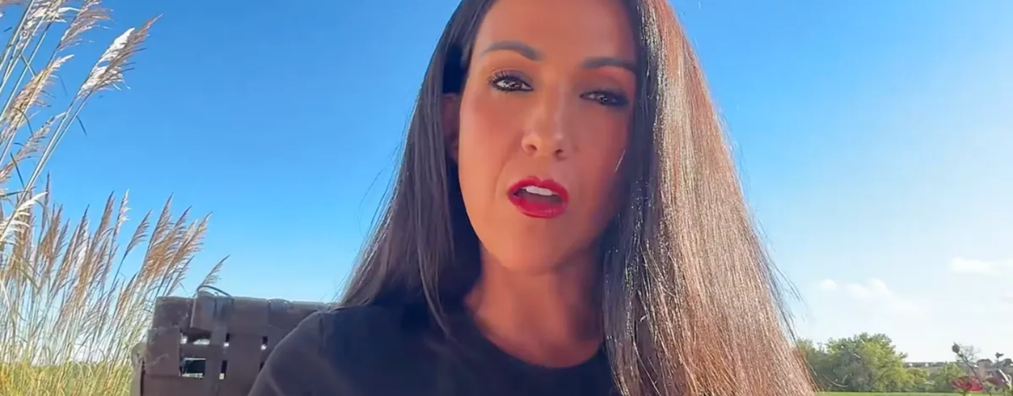 Lauren Boebert qualifie les reportages sur les relations homosexuelles présumées de « sales ordures »