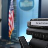 Les réseaux arrêtent la couverture télévisée de Donald Trump alors que les médias interdits intentent une action en justice pour censure