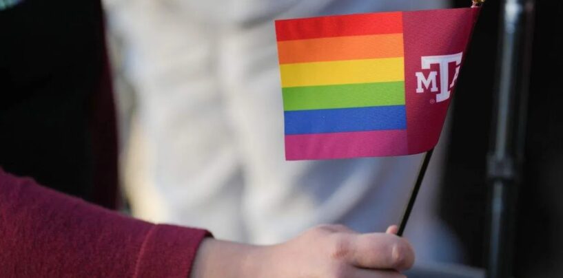 L'interdiction républicaine du drag de Texas A&M est portée devant les tribunaux devant 17 juges fédéraux