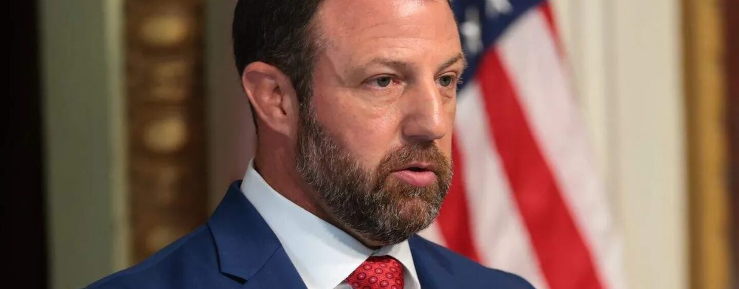 Rien à voir ici ? Le secrétaire du DHS, Markwayne Mullin, partage une maison à Washington avec un membre du Congrès républicain