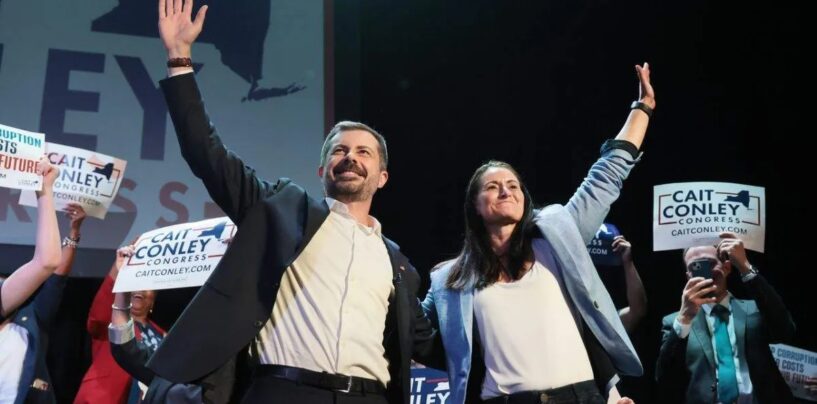 Avant les élections de mi-mandat, Pete Buttigieg est partout où les démocrates ont besoin de gagner