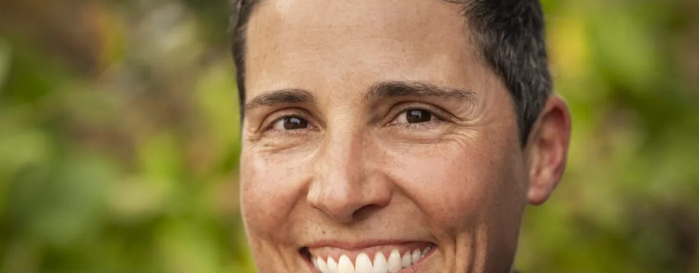 Il a fallu 26 ans à Kristin Flickinger pour rejoindre Survivor. Maintenant, elle est une préférée des fans queer