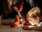 L'Oregon promet des foyers sûrs pour les enfants accueillis LGBTQ+, mais vient de supprimer l'exigence de soutenir leur identité