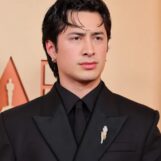 Hudson Williams appelle à l'arrestation des Cornell Seven : « F*ck them »