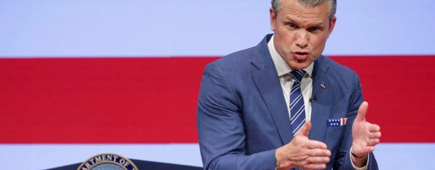 Le macho Pete Hegseth transforme le discours sur « l'état de la force » en un spectacle d'insultes et d'auto-félicitation