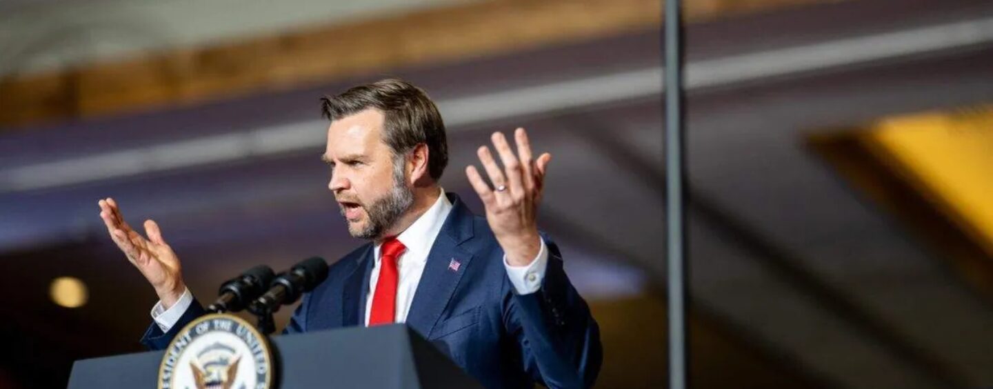 JD Vance, nouvellement catholique, fait la promotion de sa propre foi et attaque celle de James Talarico comme une « couverture »