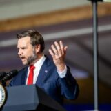 JD Vance, nouvellement catholique, fait la promotion de sa propre foi et attaque celle de James Talarico comme une « couverture »