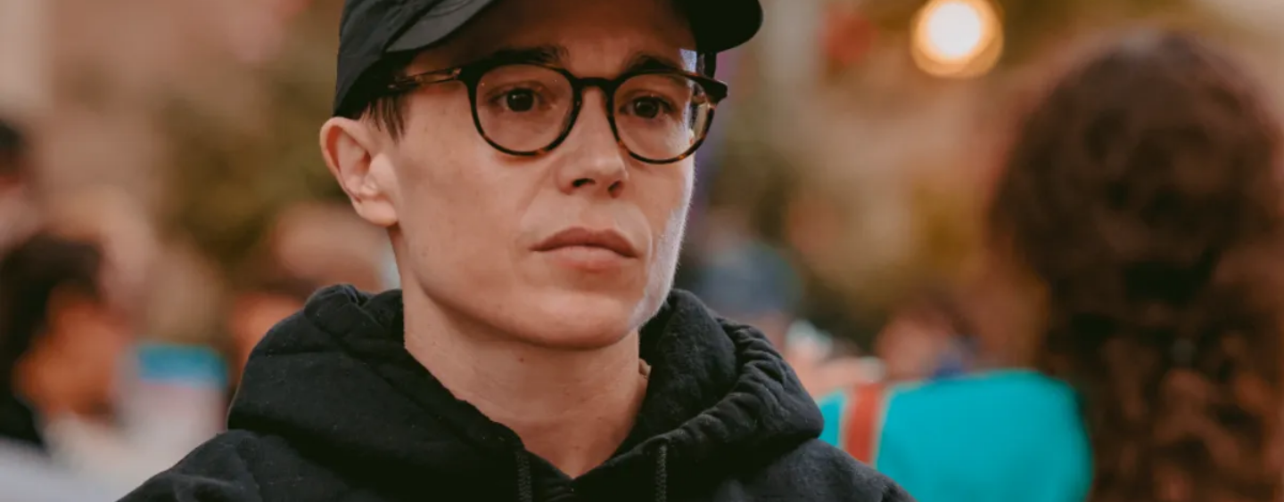 Elliot Page s'en prend aux hôpitaux qui ont cédé à Trump en matière de soins aux enfants trans : « Refuser ces soins nuit aux enfants »