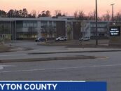 Le district scolaire de Géorgie invoque la loi fédérale pour refuser à une fille trans une chance de devenir reine du bal