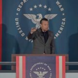 Le contexte du discours de Pete Hegseth à l'Air Force Academy attire l'attention : « Les nazis accidentels ne sont tout simplement pas une chose »