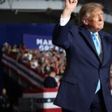 Trump lance des insultes anti-trans à la démocrate de Caroline du Sud Annie Andrews. La Maison Blanche n'expliquera pas pourquoi