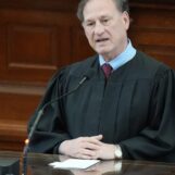 Samuel Alito accuse l'égalité du mariage d'être responsable du tournant « décisif » de l'Amérique « contre la liberté religieuse »