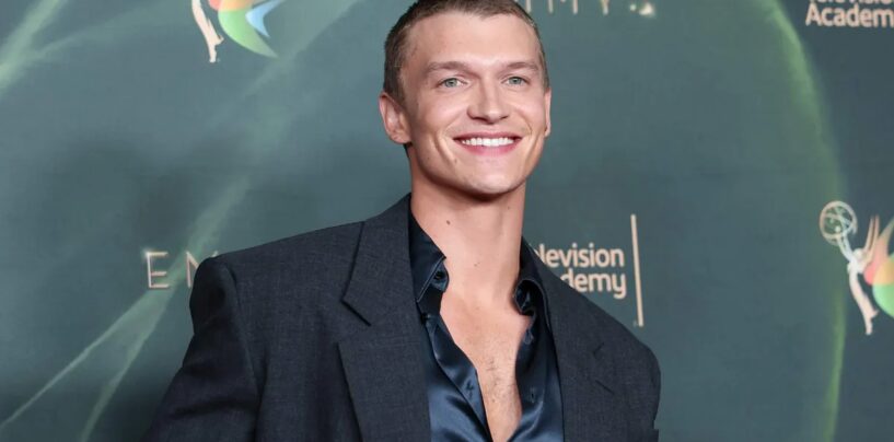 Connor Storrie est tout couvert sur une nouvelle photo de son célèbre derrière