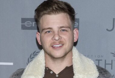 La star de Stuart Little a fait une scène de nudité « frontale » dans le nouveau film de Robert Pattinson