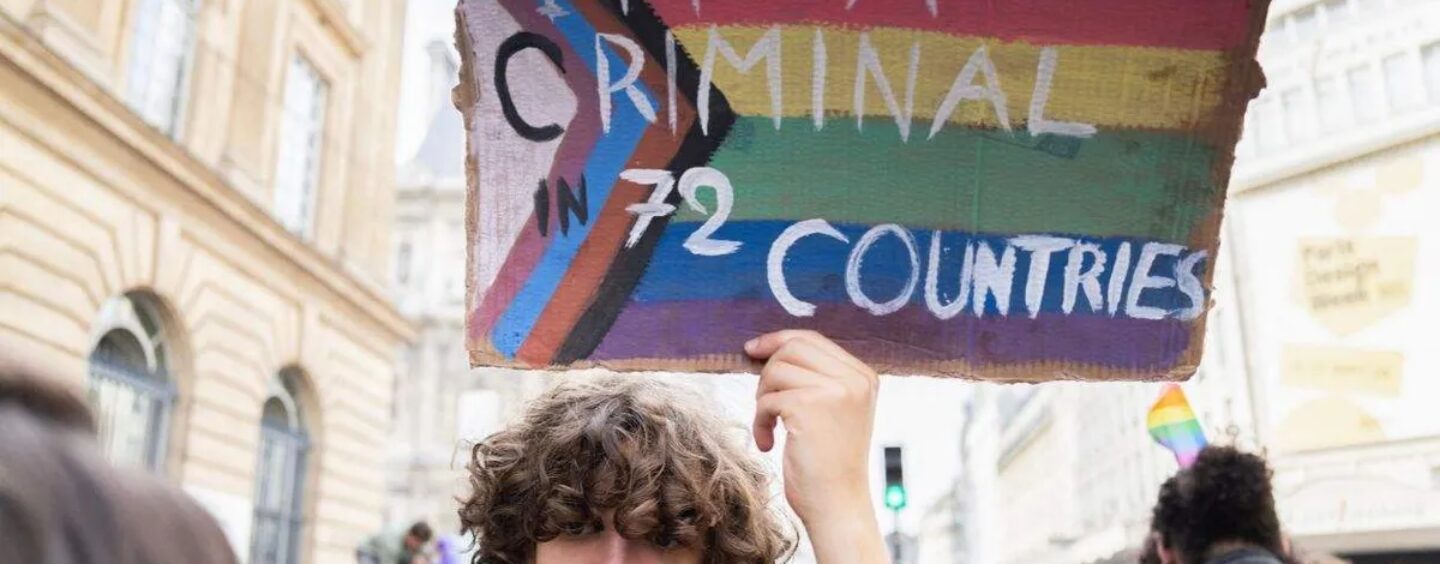 Les Américains LGBTQ+ vivent plus ouvertement malgré la pression de se cacher