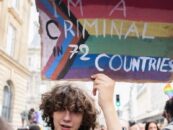 Les Américains LGBTQ+ vivent plus ouvertement malgré la pression de se cacher