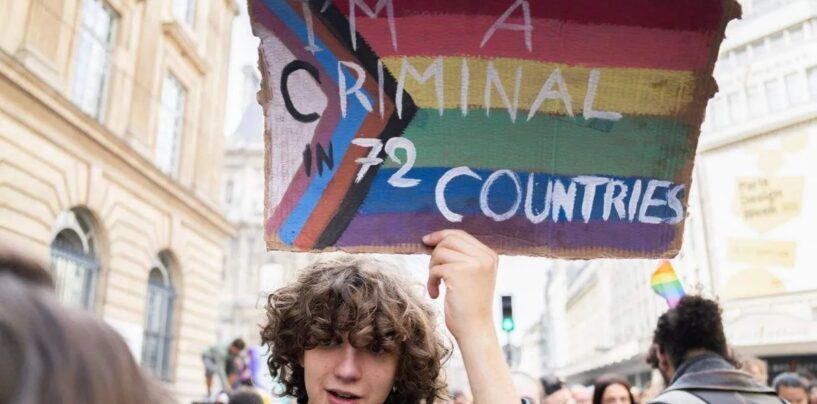 Les Américains LGBTQ+ vivent plus ouvertement malgré la pression de se cacher