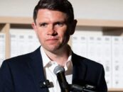 James Talarico a promis de co-parrainer la loi sur l'égalité, mais se contente désormais de déclarer qu'il « réexaminera » le projet de loi.