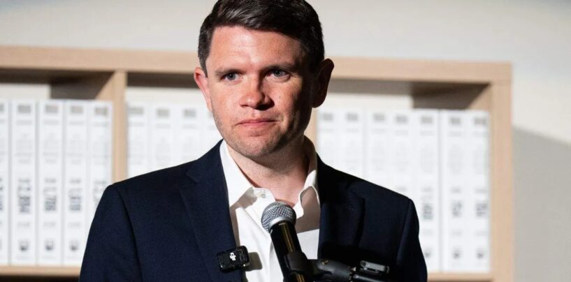 James Talarico a promis de co-parrainer la loi sur l'égalité, mais se contente désormais de déclarer qu'il « réexaminera » le projet de loi.