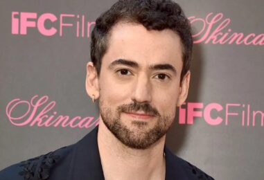 Rencontrez Luis Gerardo Méndez, le bel acteur gay qui représente fièrement le Mexique