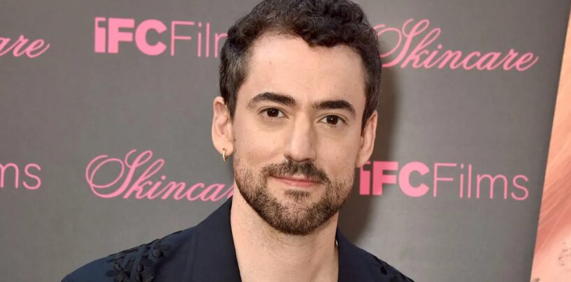Rencontrez Luis Gerardo Méndez, le bel acteur gay qui représente fièrement le Mexique
