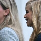 Donald Trump demande à la secrétaire de presse de la Maison Blanche, Katie Zacharia, de « reconsidérer » son travail après des débuts désastreux.