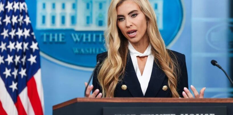 La nouvelle attachée de presse de Trump avait besoin d'une interview de nettoyage sur Fox News pour son interview de nettoyage avec Sean Hannity
