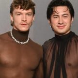 Les bottines et les renflements d'Hudson Williams et Connor Storrie obtiennent des nominations aux Grindr Awards