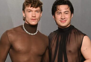 Les bottines et les renflements d'Hudson Williams et Connor Storrie obtiennent des nominations aux Grindr Awards