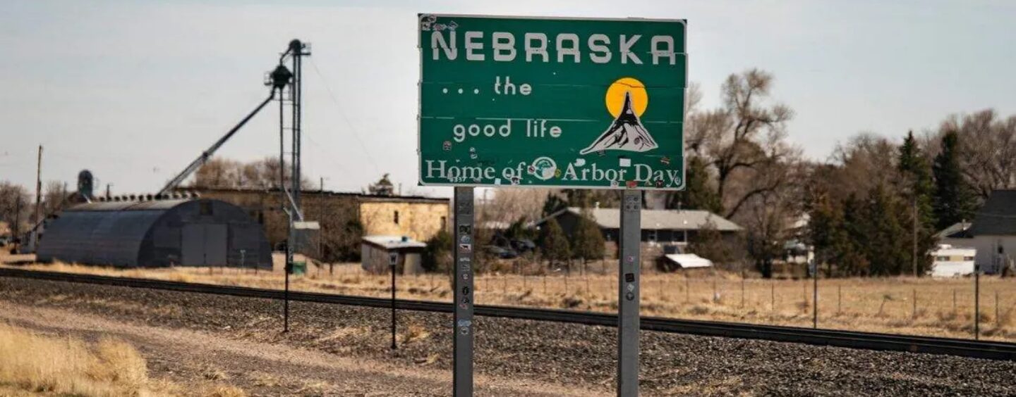 Un tribunal du Nebraska décide que les électeurs peuvent décider d'inscrire ou non une interdiction des sports anti-trans dans la constitution de l'État