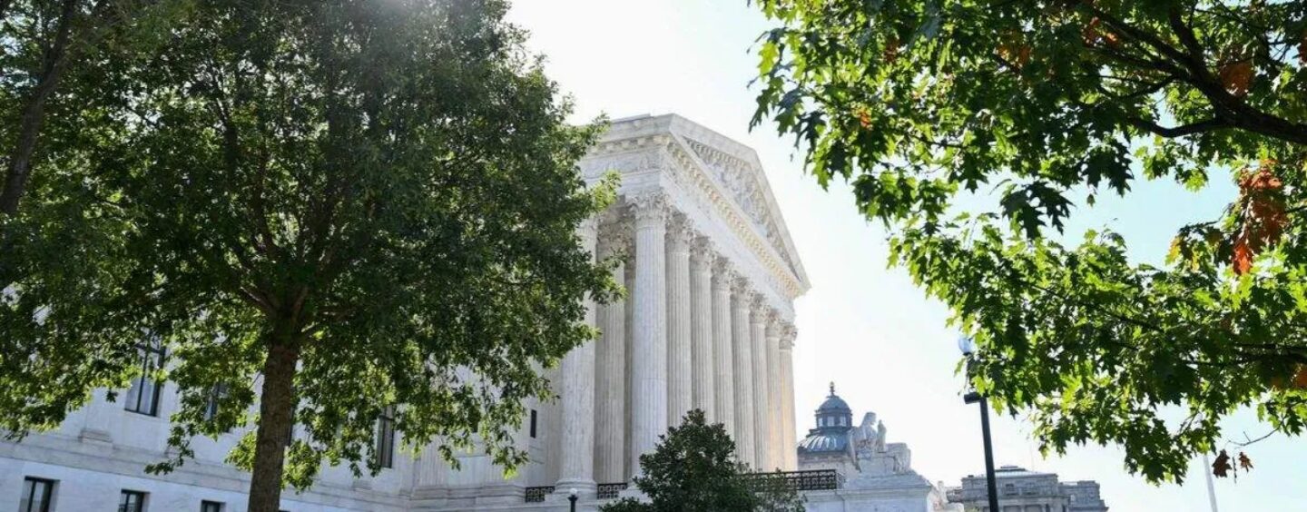 La Cour suprême rejette la tentative « dangereuse » de Trump de supprimer les soins médicaux pour les prisonniers transgenres