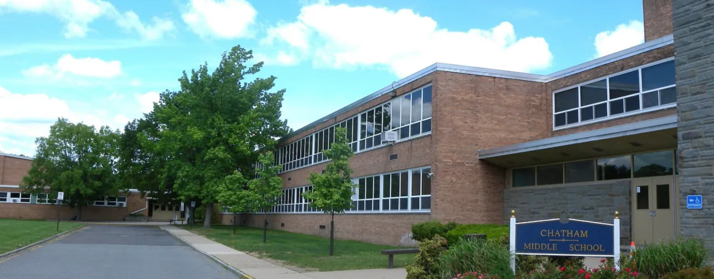 Le conseil scolaire du New Jersey abandonne la politique de confidentialité des étudiants trans pour régler le procès Moms for Liberty