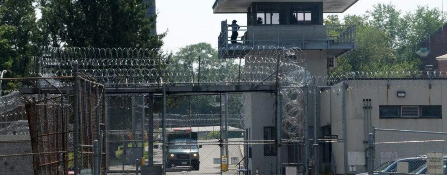 Le ministère de la Justice de Trump occulte les victimes trans d'abus sexuels en prison tout en pointant du doigt les auteurs trans