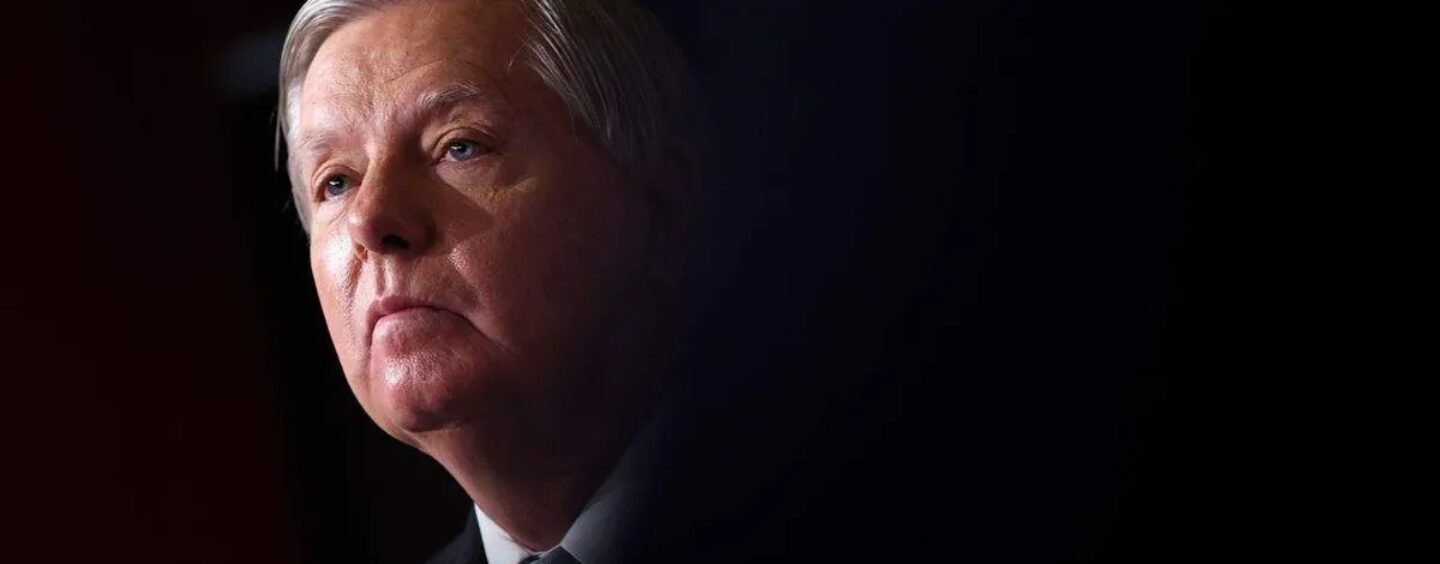Lindsey Graham s'est opposée aux droits LGBTQ+. Trois hommes disent qu'il les a payés pour du sexe