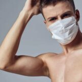 Vous savez comment prévenir les IST, mais comment arrêter la grippe et le COVID lors d’une relation amoureuse ?