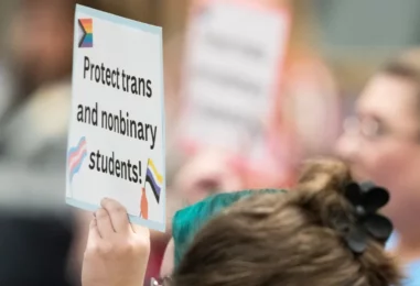 Le DA républicain lance une enquête pour trouver le coupable derrière les faux courriers trans au Texas
