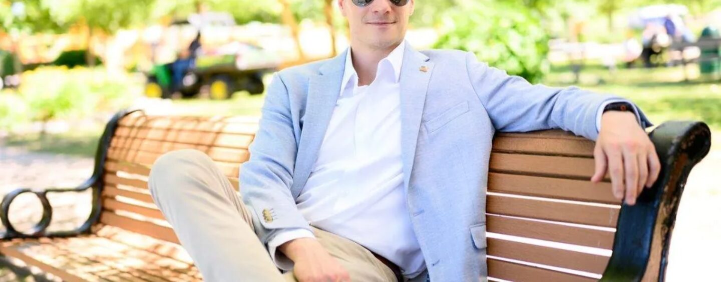 Chris Gallant, pilote du Black Hawk de l'armée gay, ne laissera pas de vieilles photos fétichistes définir sa candidature au Congrès