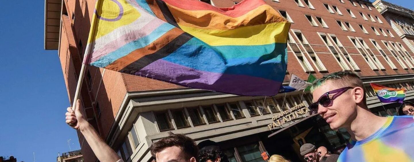 Le « I » dans LGBTQIA+ représente les personnes qui en ont assez d'être négligées
