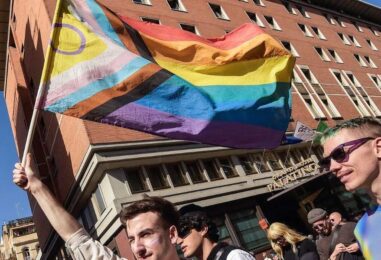 Le « I » dans LGBTQIA+ représente les personnes qui en ont assez d'être négligées