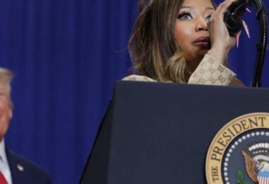 L'équipe de Trump propose Nicki Minaj pour le poste d'attachée de presse de la Maison Blanche dont il vient de renvoyer Katie Zacharia