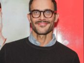 Cheyenne Jackson veut aider les acteurs qui sont à « un emploi » de l'assurance maladie
