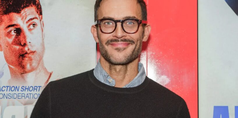 Cheyenne Jackson veut aider les acteurs qui sont à « un emploi » de l'assurance maladie